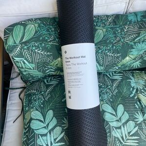 😎SOLD lululemon athletica Black Workout Mat😎